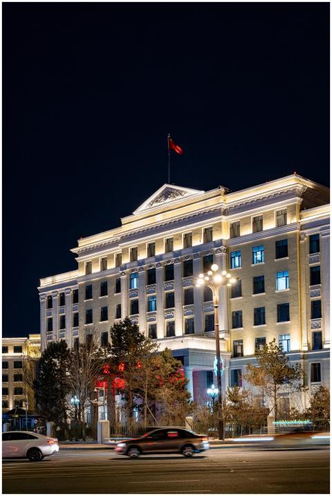 Stunning night view of a beautifully lit governmen