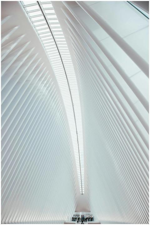 Interior view of the modern and bright Oculus term