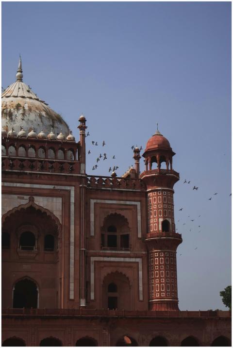 A captivating view of Safdarjung's Tomb in New Del