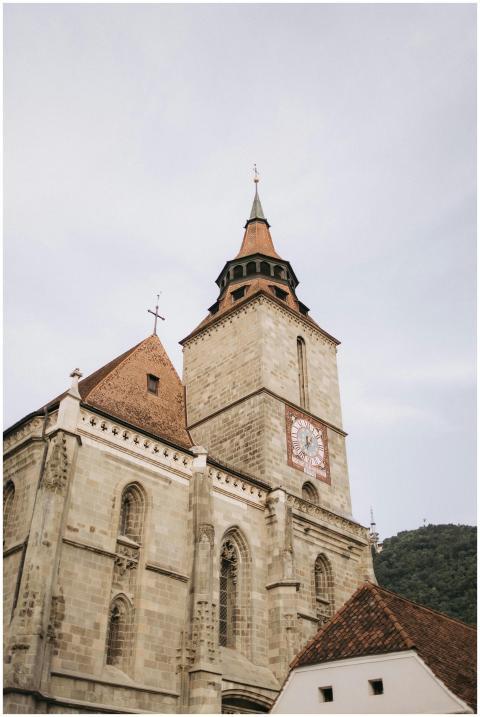 Gothic-style Black Church in Brașov, highlighting