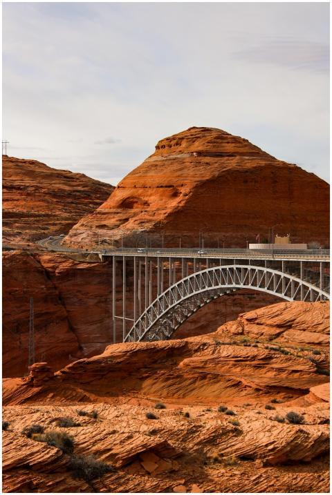 Scenic view of Glen Canyon Dam Bridge with red roc