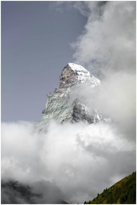 Discover the breathtaking Matterhorn peak piercing