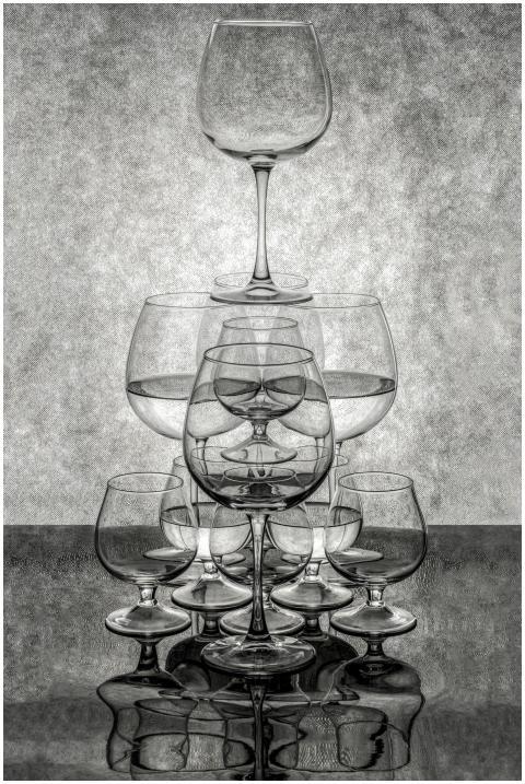 Elegant Wine Glass Pyramid