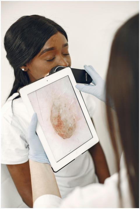 A dermatologist uses advanced technology for a ski