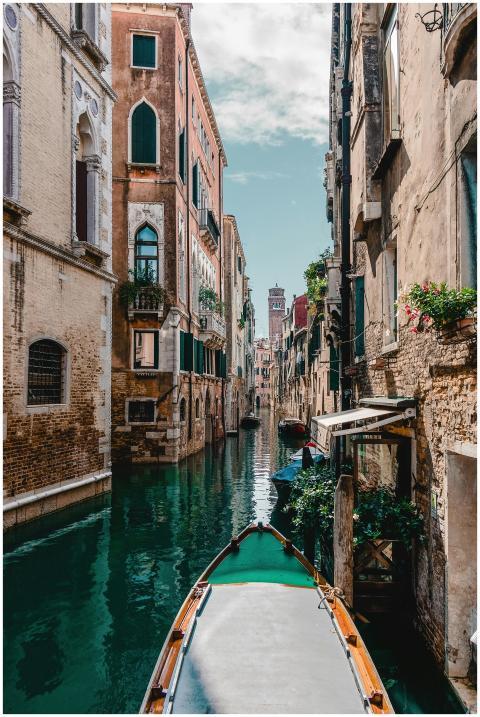 Captivating view of a traditional Venetian canal s