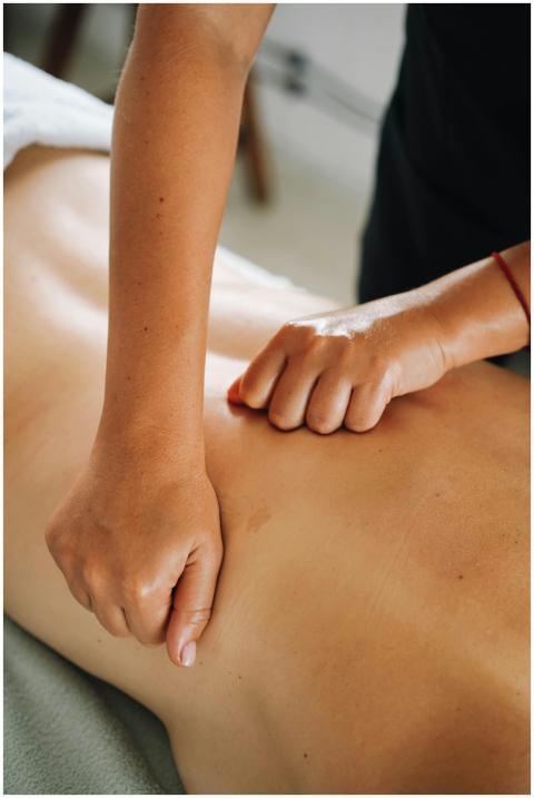 Close-up of a relaxing therapeutic massage focusin