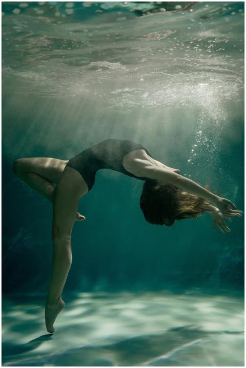 Elegant underwater photograph of a woman gracefull