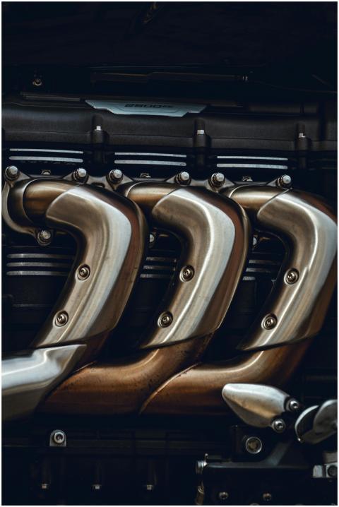 Detailed look at polished metal engine exhaust pip