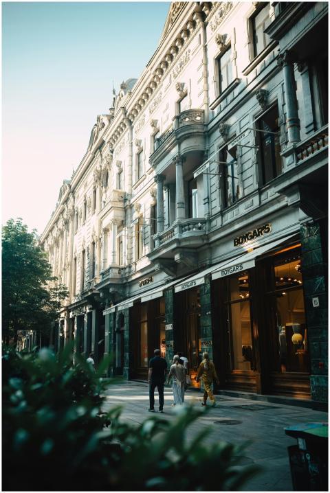Charming urban scene with a historic building faca