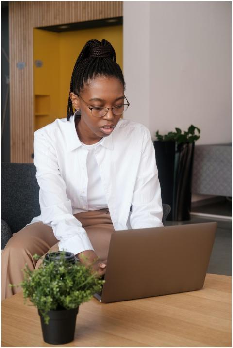African American businesswoman concentrating on he