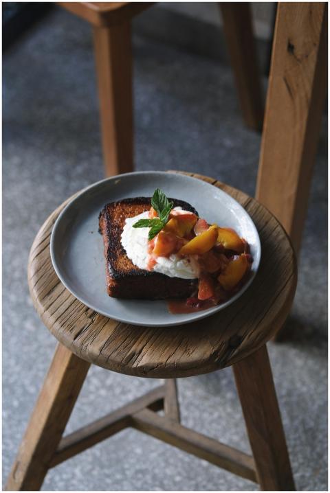 Delicious toast topped with cream and fresh fruit