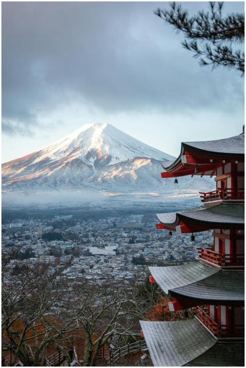 Stunning view of Chureito Pagoda and snow-capped M