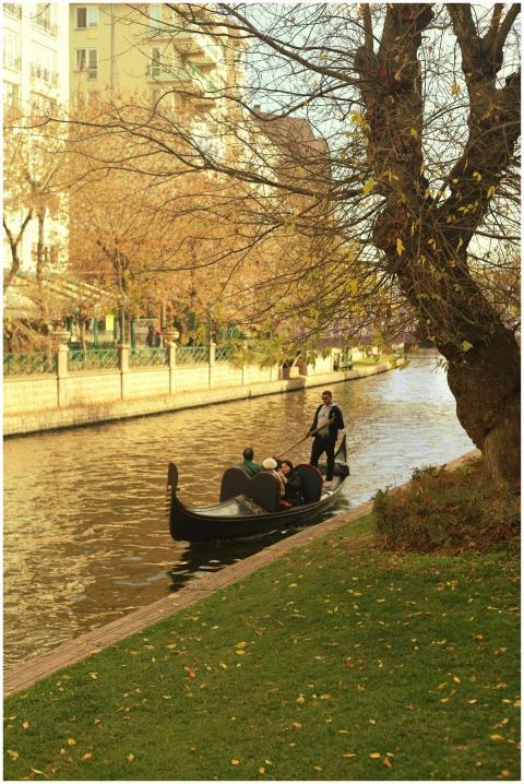 Gondola Ride Scenic Urban