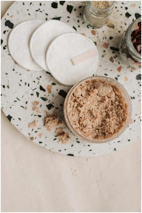 Eco-friendly brown sugar body scrub with cotton pa