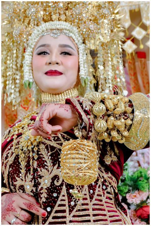 Traditional Indonesian Bridal Attire