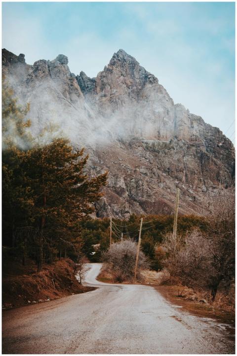 Scenic mountain road in Şebinkarahisar surrounded