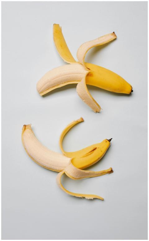 Top view of fresh ripe mellow yellow bananas with