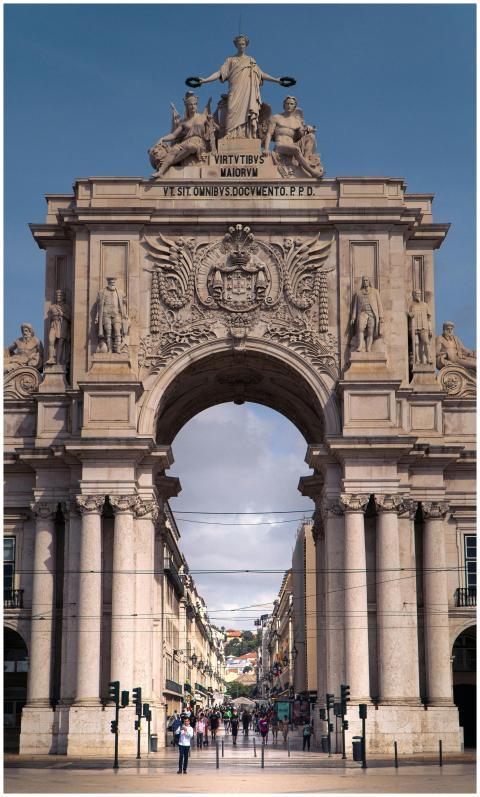 Historical arch in Praça do Comércio, Lisbon. Icon