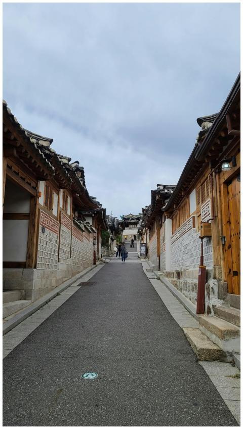 Explore the historic alleyways of Bukchon Hanok Vi