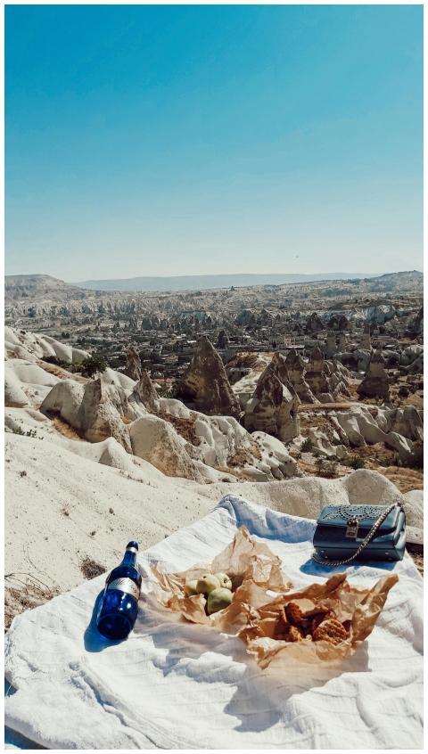 Enjoy a picturesque picnic in Cappadocia with a ba
