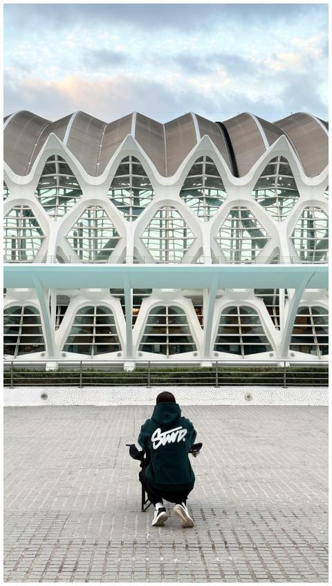 Photographer captures unique modern architecture o