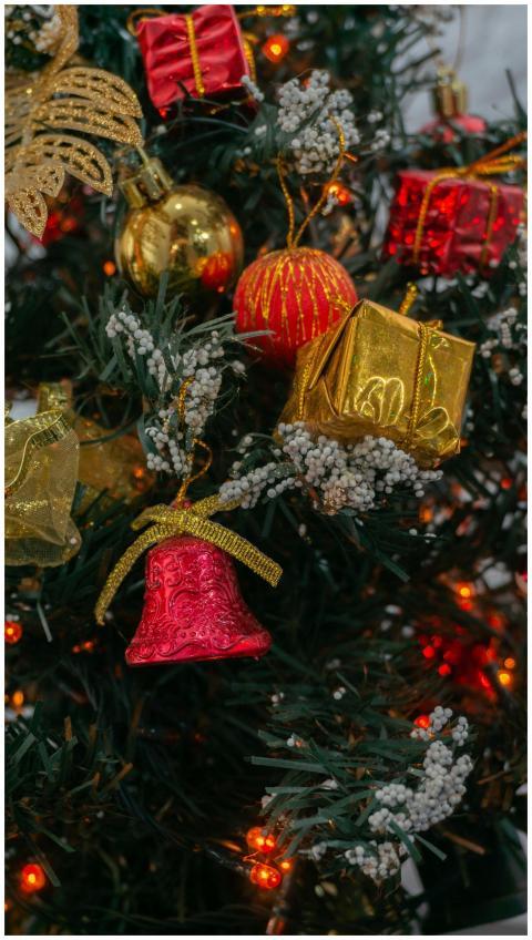 Decorated Christmas tree with red and gold ornamen