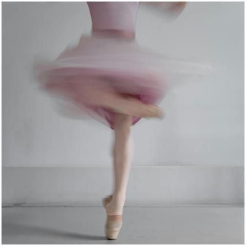 Captivating image of a ballet dancer spinning grac